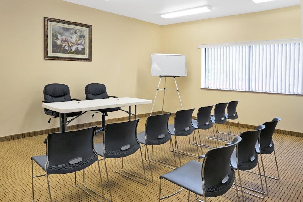 Surestay Studio By Best Western Conroe Downtown Экстерьер фото